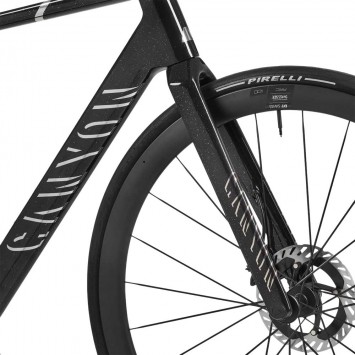 2025 Canyon Ultimate CFR Di2 Road Bike